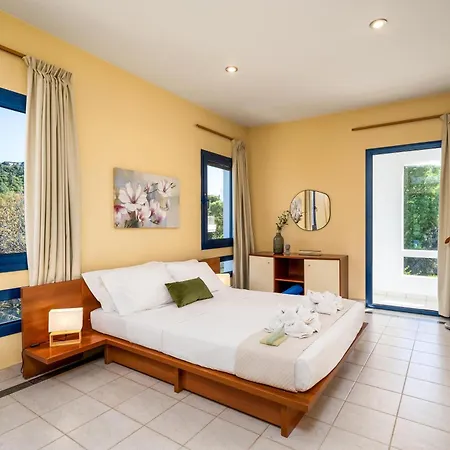 Themis Private Villa, Swimming Pool & Jacuzzi * Ялиссос