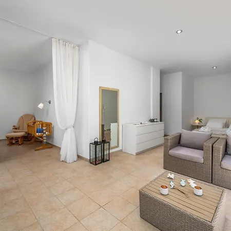 Вилла Themis Private Villa, Swimming Pool & Jacuzzi