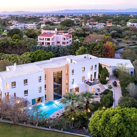 Themis Private Villa, Swimming Pool & Jacuzzi Вилла Ялиссос