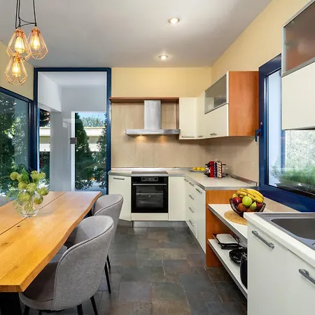 Themis Private Villa, Swimming Pool & Jacuzzi